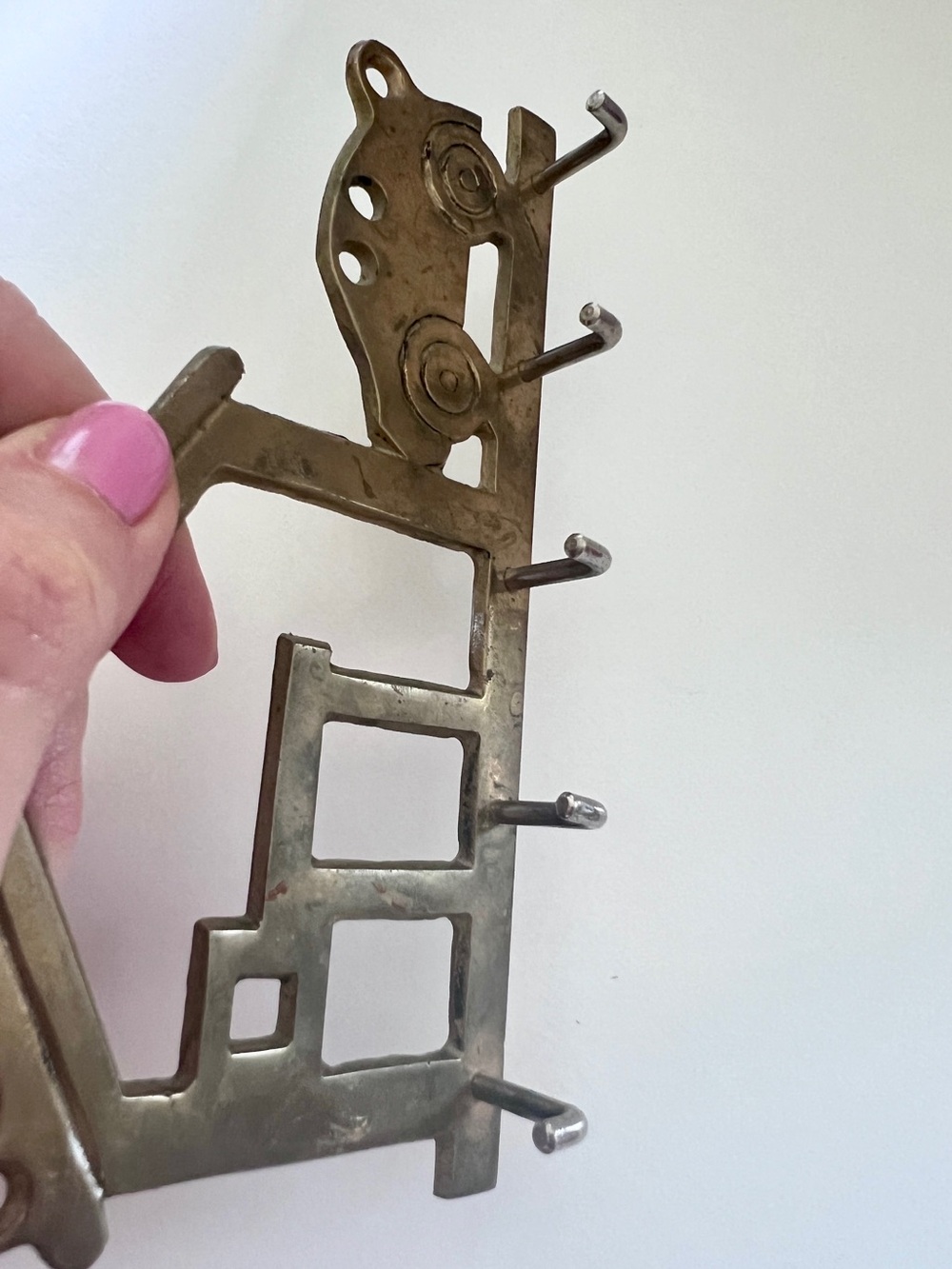 Vintage Brass Wall-Mounted Key Hook Rack Hanger Unpolished Patina MCM Taiwan - Picture 3 of 4